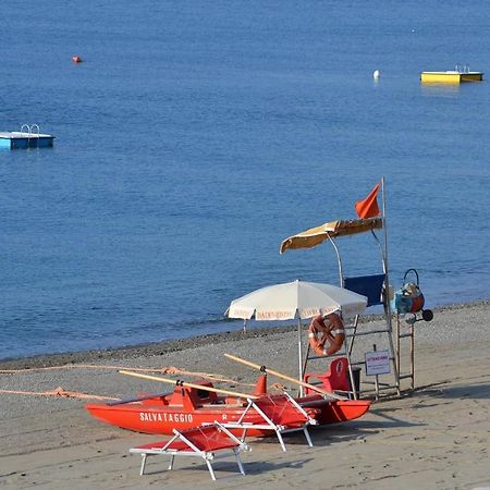Savona Magnifico Sole Mare 150 M Wifi Climatcontrol Exterior photo